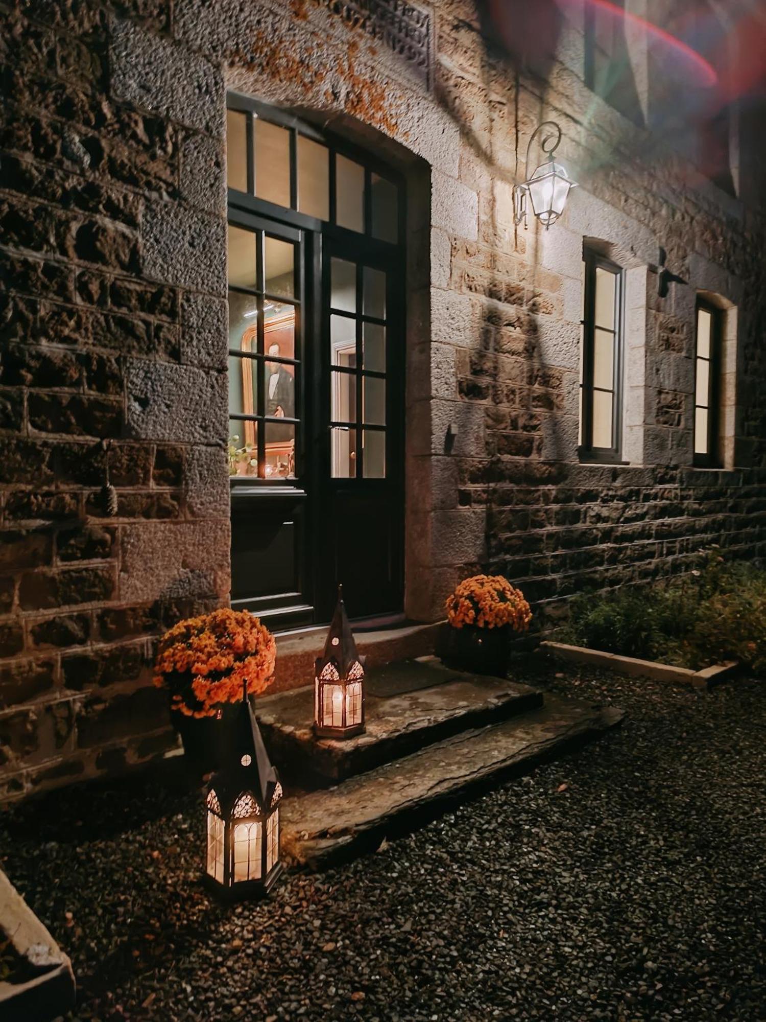 La Theresienne Pleines-Oeuvres Exterior photo